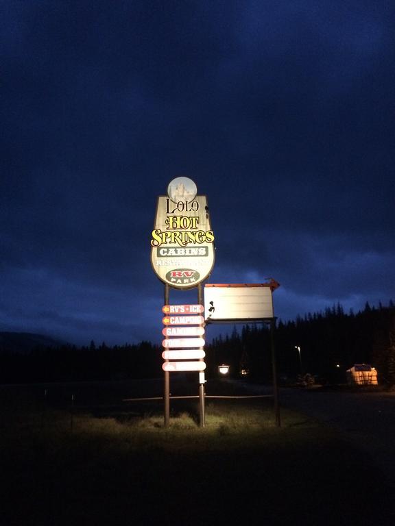 Отель Lolo Hot Springs Экстерьер фото
