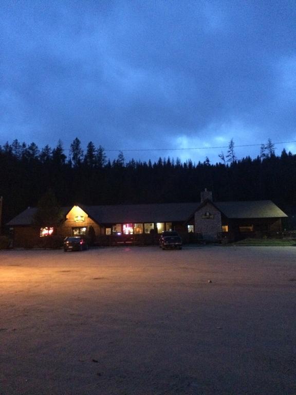 Отель Lolo Hot Springs Экстерьер фото